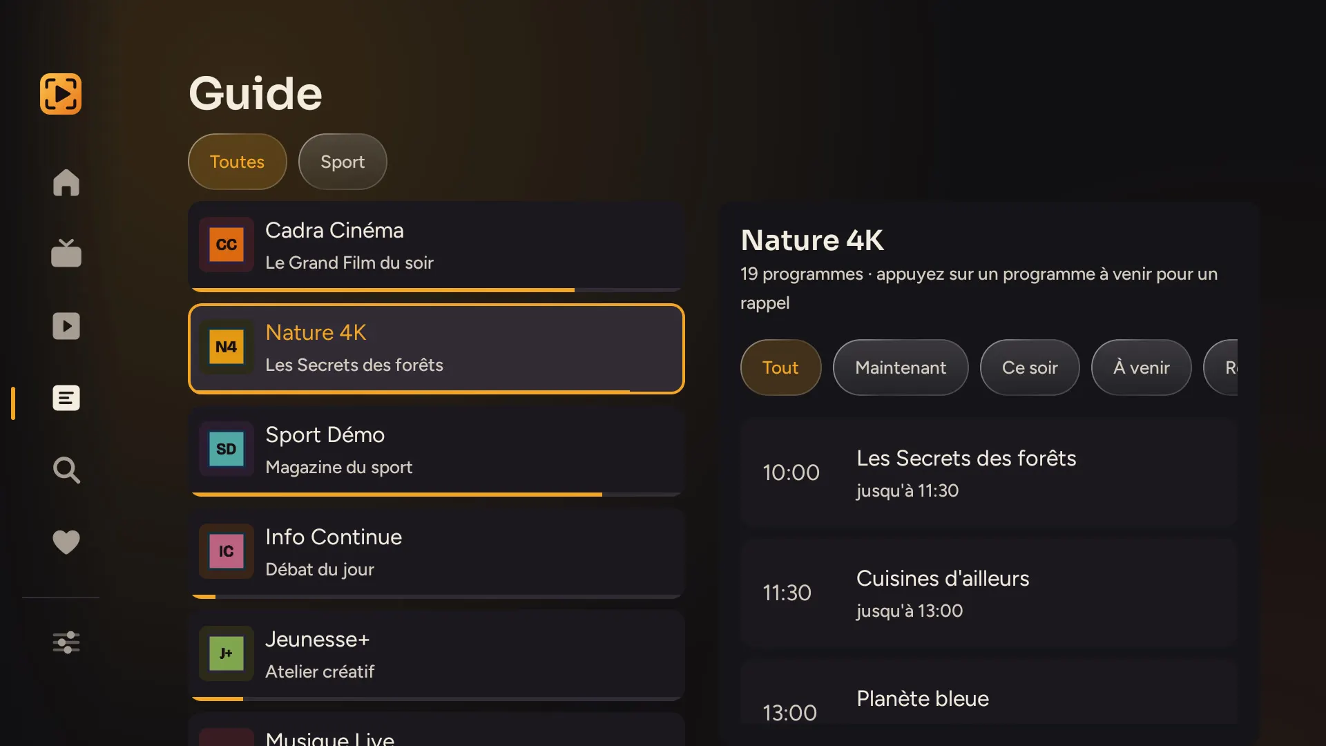 Guide des programmes : liste de chaînes et grille horaire de la chaîne sélectionnée.